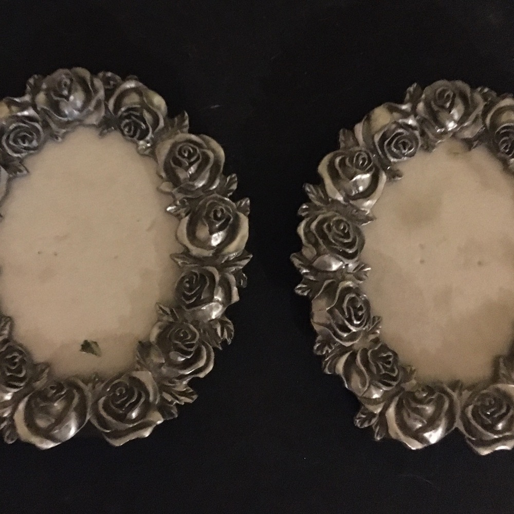 Set of 2 oval pewter photo frames